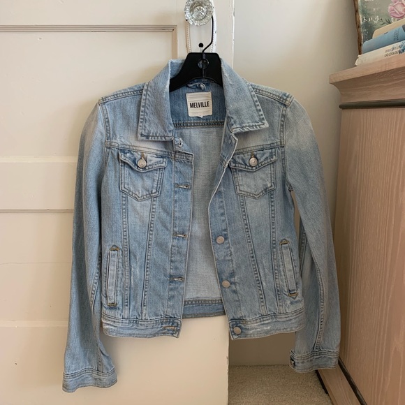 fitted distressed denim jacket
